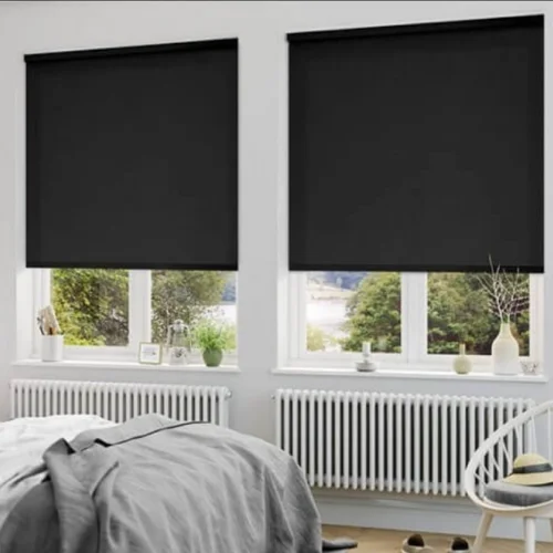 Ventajas de elegir cortinas roller black out en gris oscuro