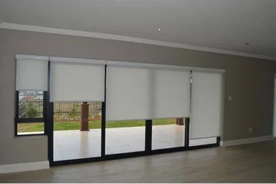 Factores que Influyen en la Durabilidad de las Cortinas Roller