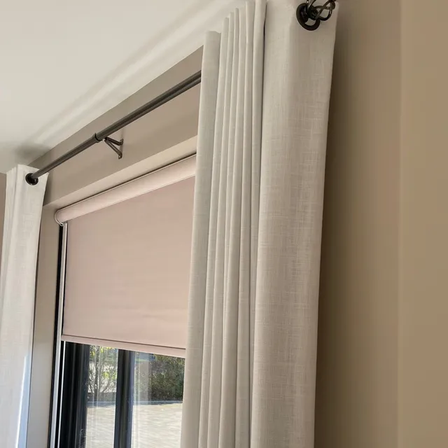 Diferencias entre cortinas y rollers